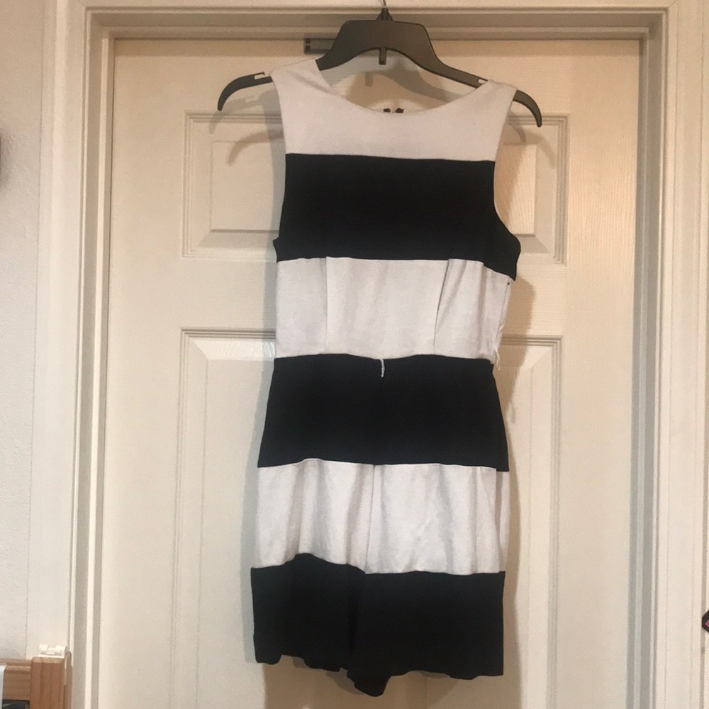 Sleeveless Black&White jumper